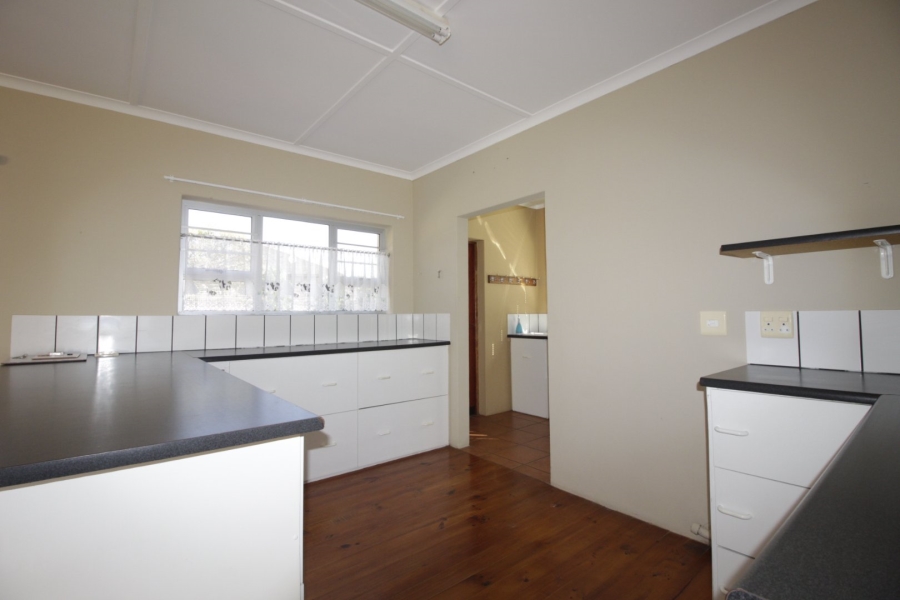 4 Bedroom Property for Sale in Wavecrest Eastern Cape